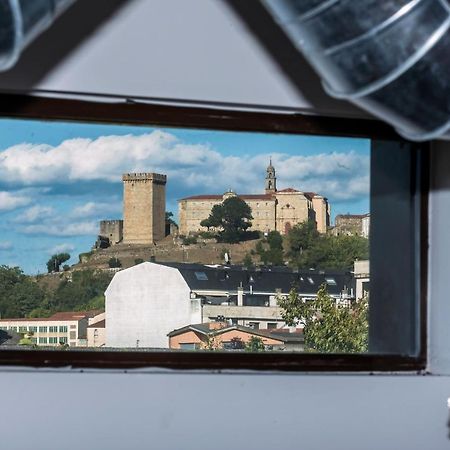 Albergue Santiago 15 Monforte Monforte De Lemos Bagian luar foto