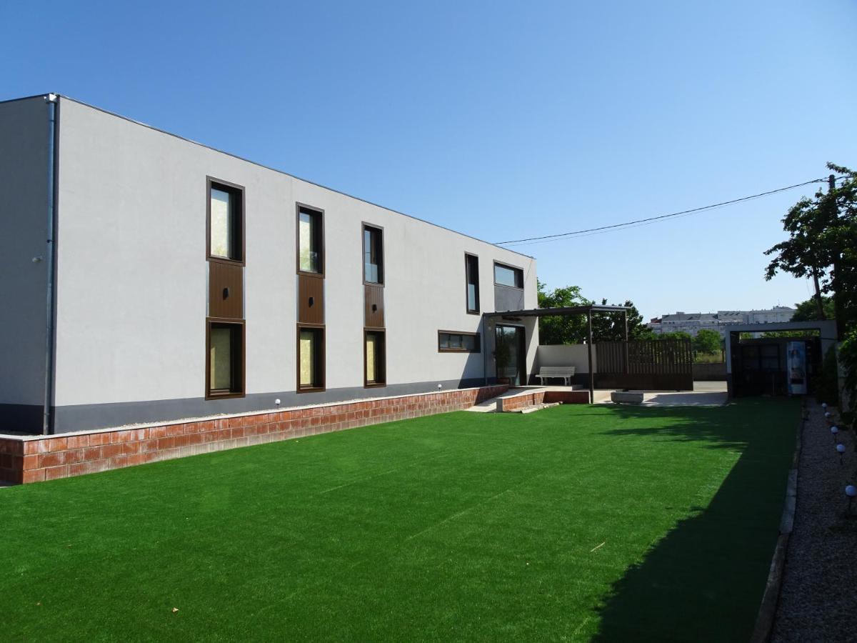 Albergue Santiago 15 Monforte Monforte De Lemos Bagian luar foto
